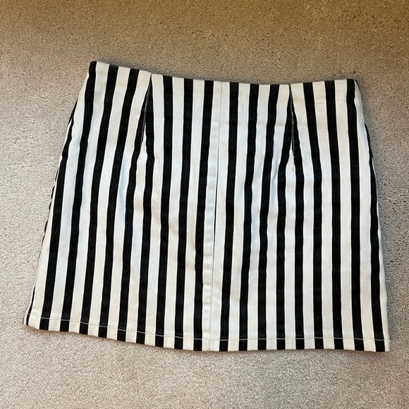 Urban Outfitters Striped Mini Skirt with Orange Zipper Detailing - Picture 7 of 8
